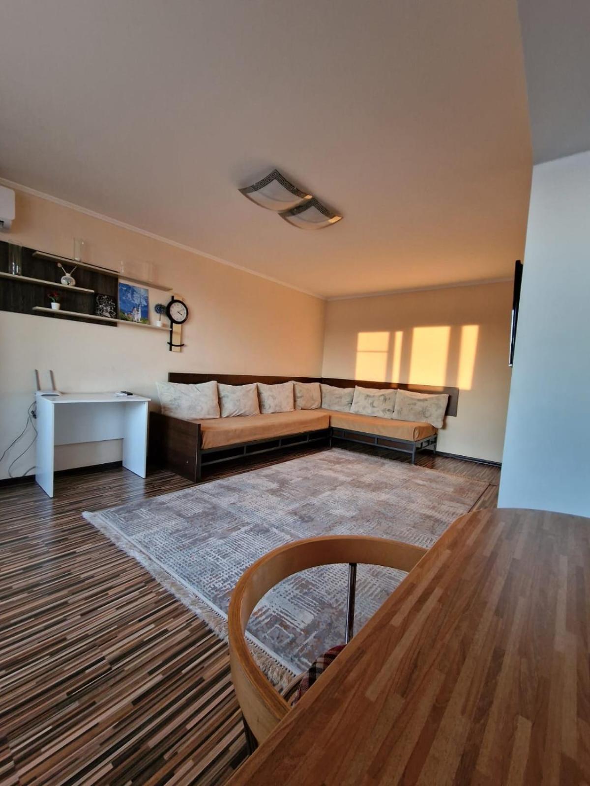 Apartment On Republic Square Ustʼ-Kamenogorsk Exteriér fotografie
