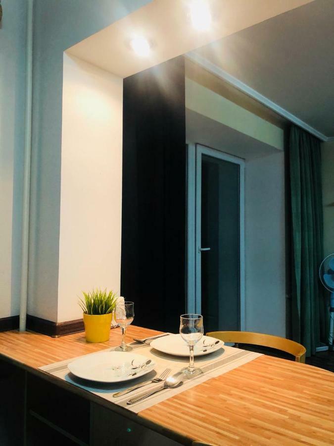 Apartment On Republic Square Ustʼ-Kamenogorsk Exteriér fotografie